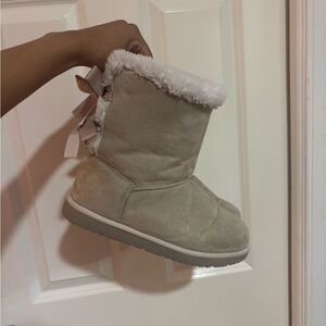 Hot Tomato Beige Fur-Lined Winter Boots